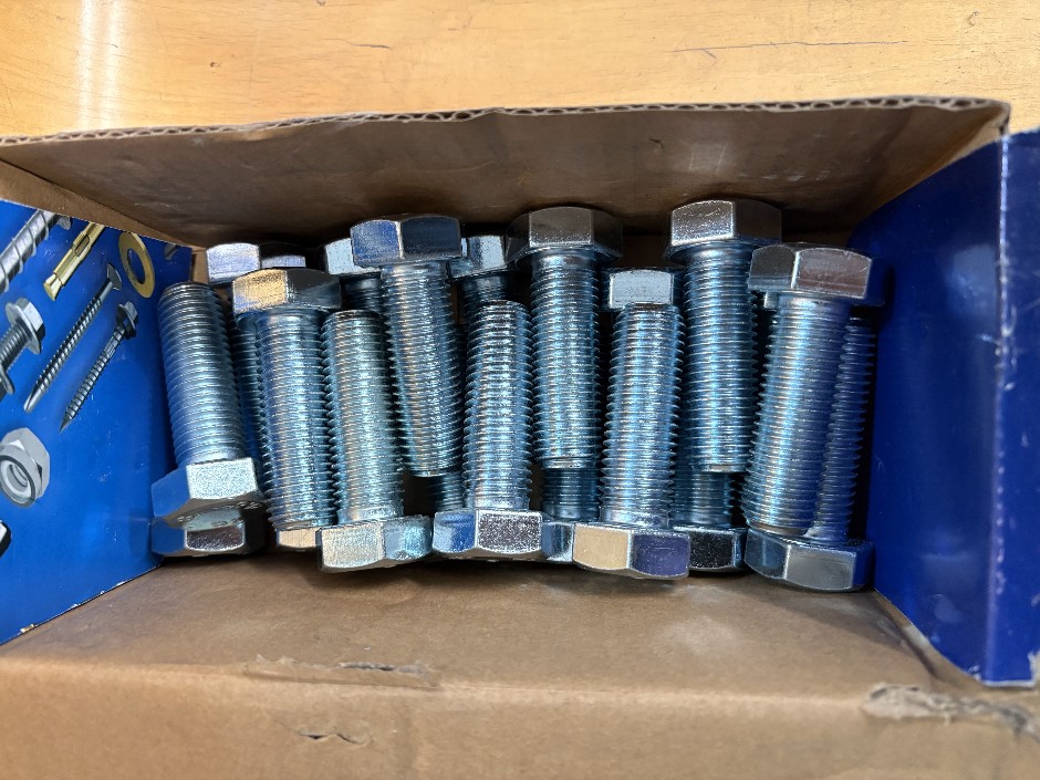 <p>Pallet Comprising Unused Large Qty of Class 4.6 Zinc Ferrel Bolts</p>