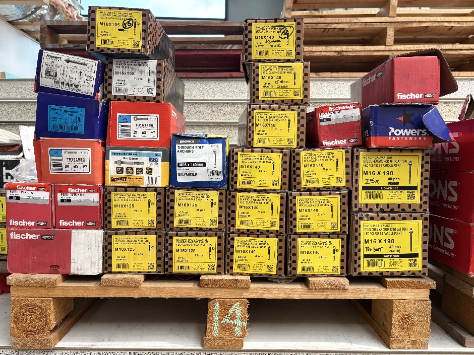 <p>Pallet of New Never Used Large Qty of M16  Structural Tru Bolts</p>