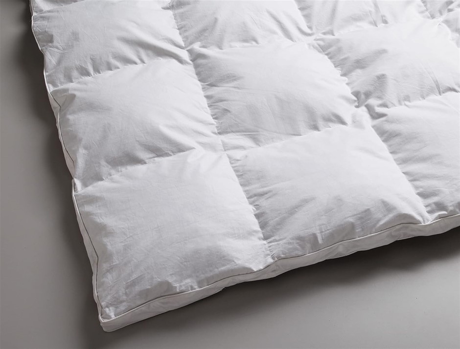 LOGAN & MASON 80% Goose Down 20% Feather Quilt, Double Bed Size, White