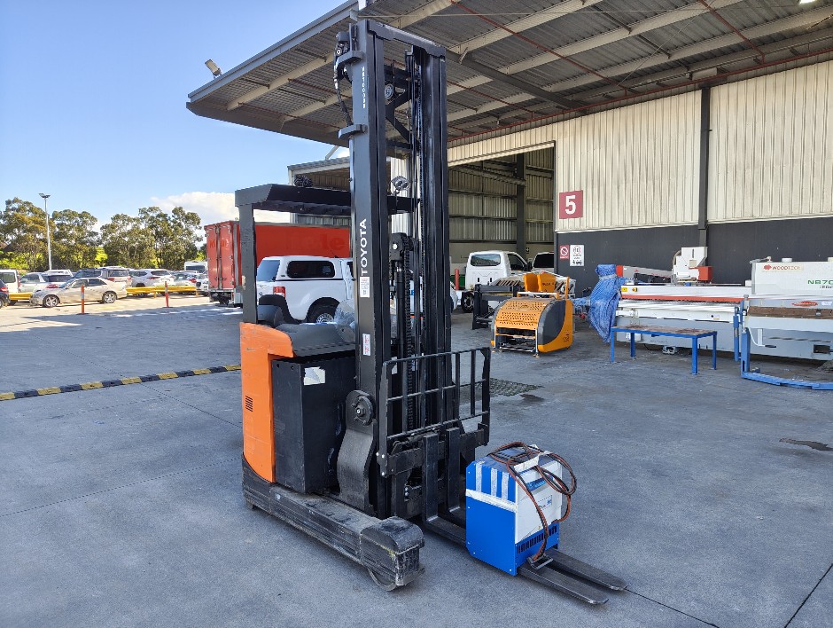 Unreserved - 2020 Toyota 8FBRE16S Electric Stock Picker