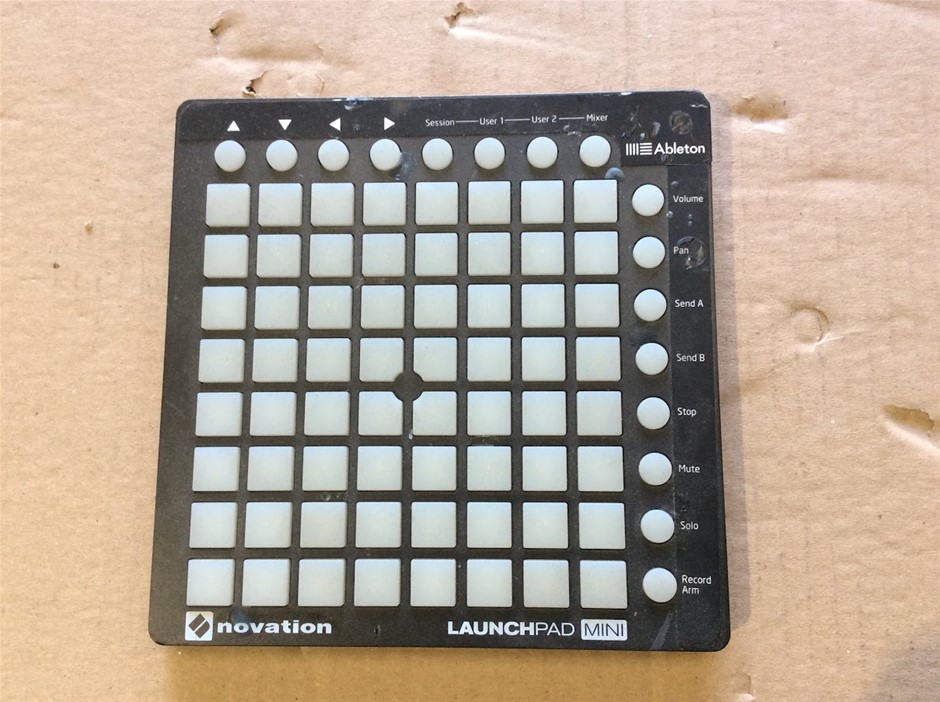 Novation Launchpad Mini MIDI Grid Controller