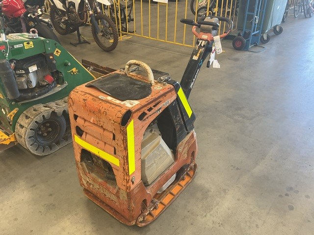 <p>Mikasa MVH-508DSZ Plate Compactor</p>