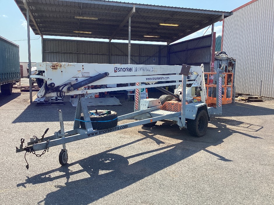 <p>2015 Snorkel Knuckle Boom Trailer MHP15/44HD V3 H/C Single Axle</p>