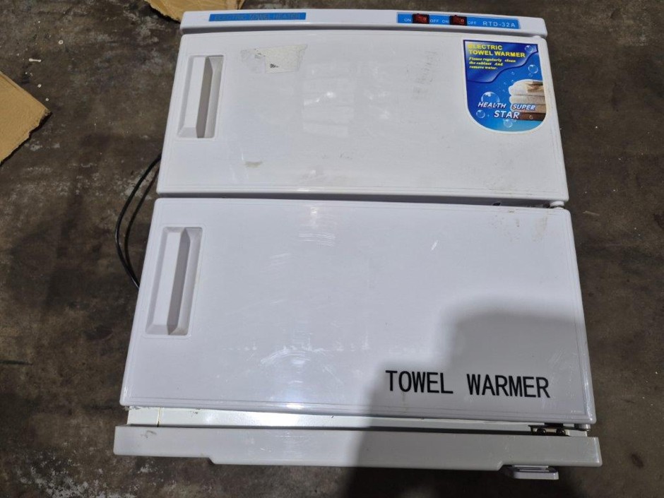 <p>Towel Warmer</p>