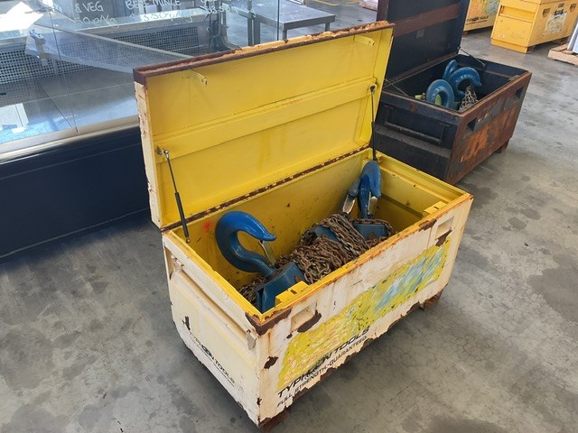 <p>Site Box With 20 Tonne Chain Blocks</p>
