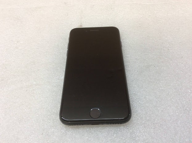 APPLE IPHONE 7 (A1778) Phone 32GB