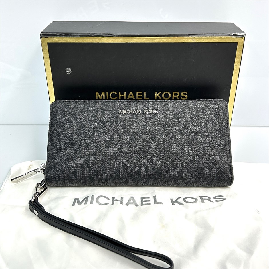 Michael Kors Jet Set Travel Continental Wristlet Wallet