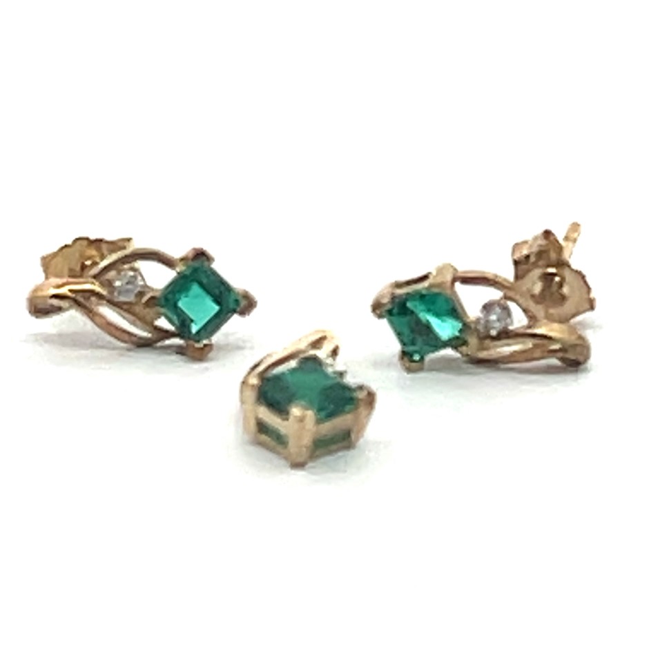 9Ct Yellow Gold Emerald, Diamond Pendant & Earrings Set
