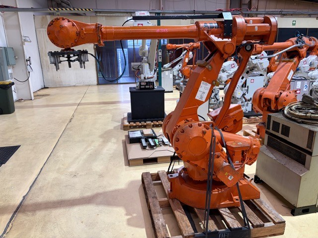 2008 ABB IRB 4400 M2004 6-Axis Robot - RB5