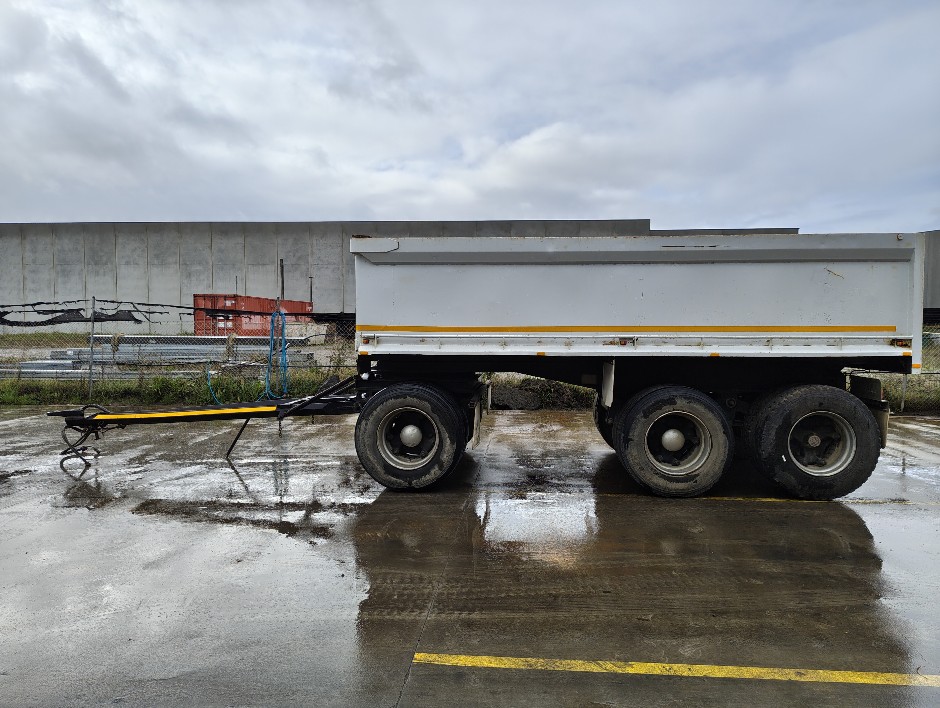 1989 Hamelex HXDT3K Tri-Axle Dog Trailer