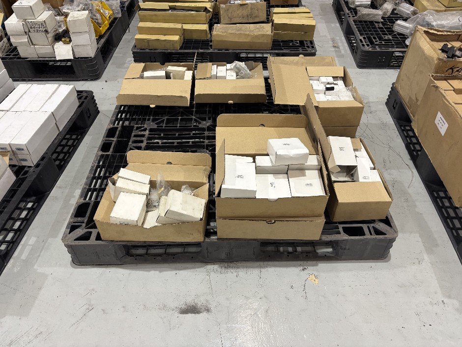 <p>Assorted Pneumatic Valves & Fittings (MSV, KA-10, ASC-06, Mechanical Lev
