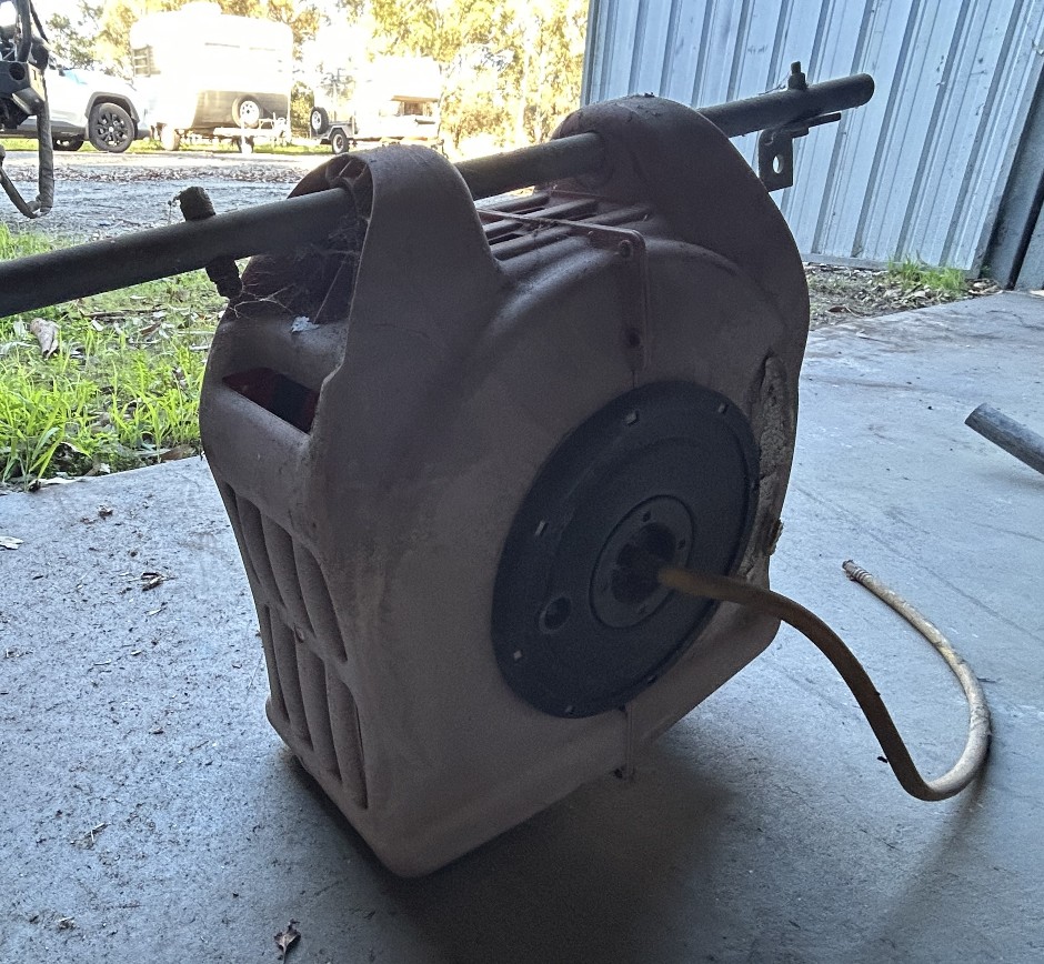 <p>Compressor 8.5HP Kohler and Retractable Hose Reel</p>
