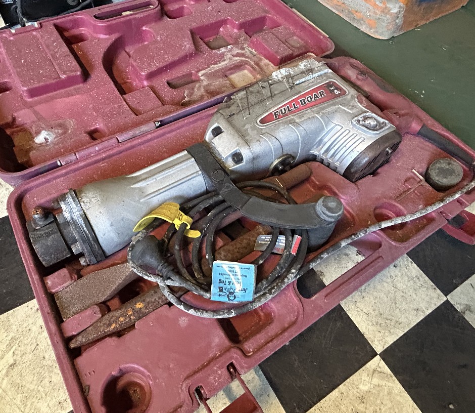 <p>Full Boar Electric Jack Hammer</p>