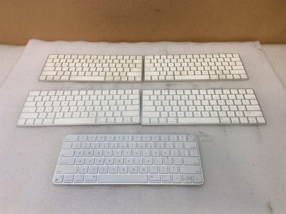 Apple A1644 Magic Keyboards and Apple A2449 Magic Keyboard (Lot of 5)