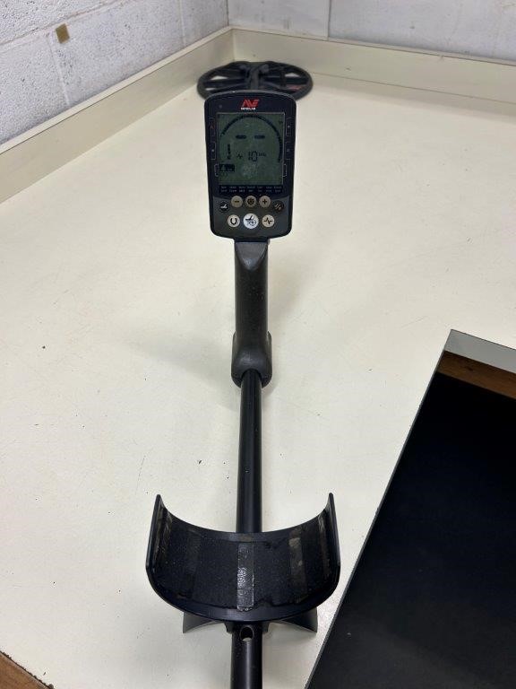 MINELAB AV EQX 11 Metal Detector