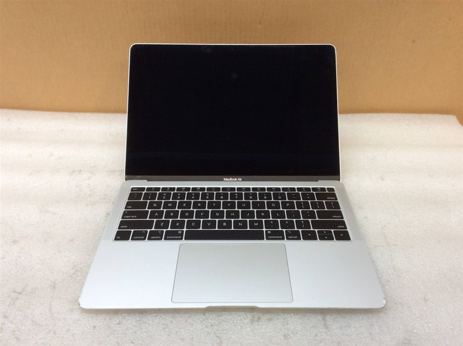 APPLE MACBOOK AIR (A1932)(EMC3184) laptop I5-8210Y 8GBRAM 256GB Silver