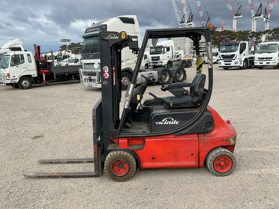 2007 Linde E20P Electric Forklift.
