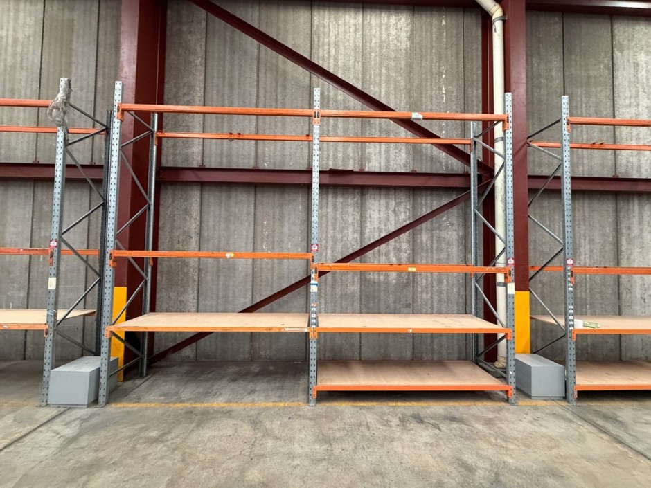 <p>Dexion Pallet Racking Shelving</p>