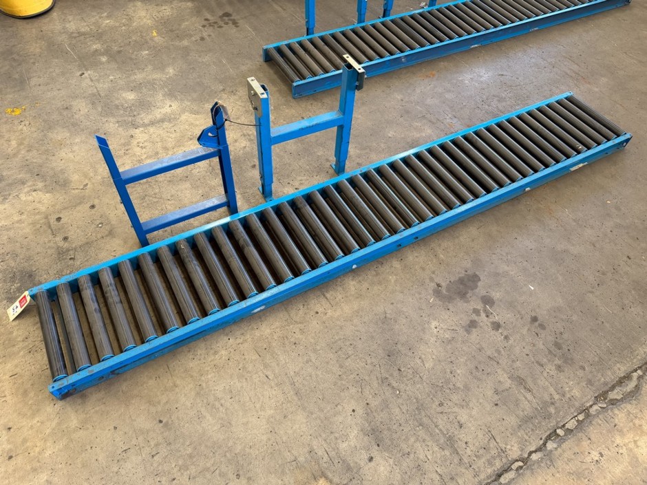 <p>Feed Roller Stand</p>