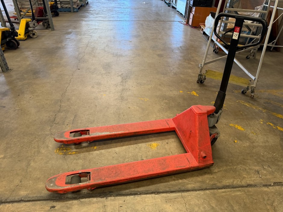 <p>Hydraulic Pallet Truck</p>