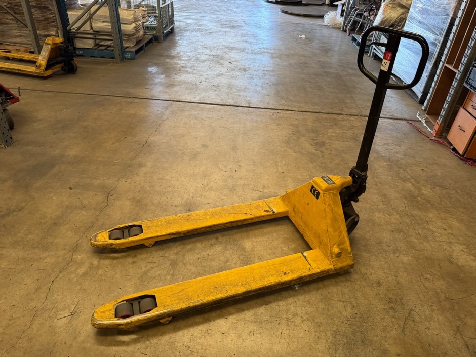 <p>Hydraulic Pallet Truck</p>