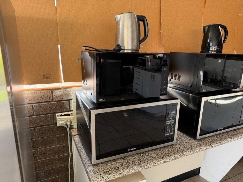 <p>Micro Wave Ovens</p>