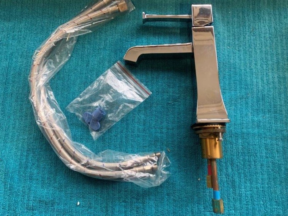 1 x Simply Inspiring Basin Mixing Tap (Unused)