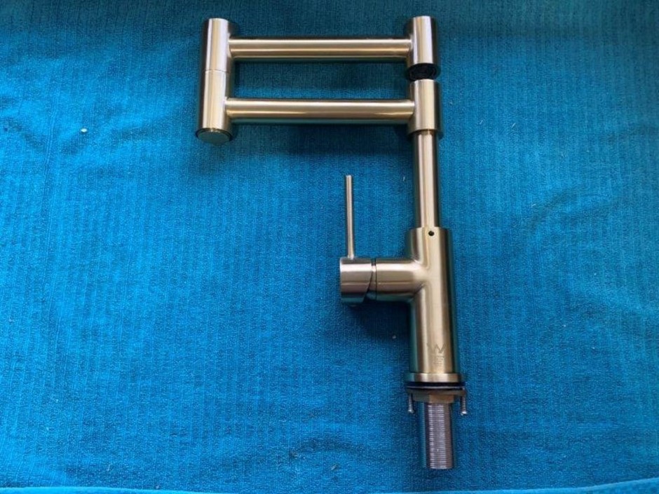 <p>1 x S430AB Sirca Double Swivel Mixer Tap, Antique Brass (Unused)</p>