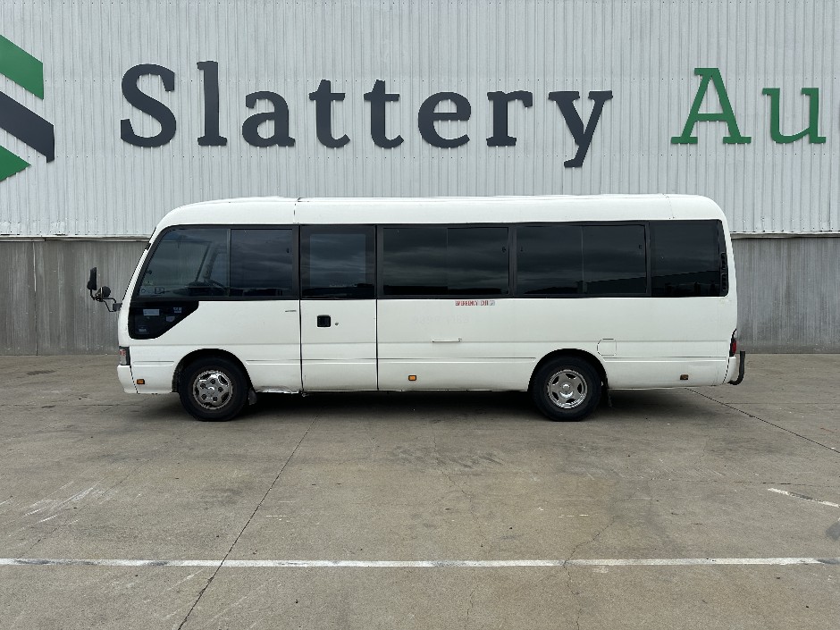 2005 Toyota Coaster Bus Diesel
