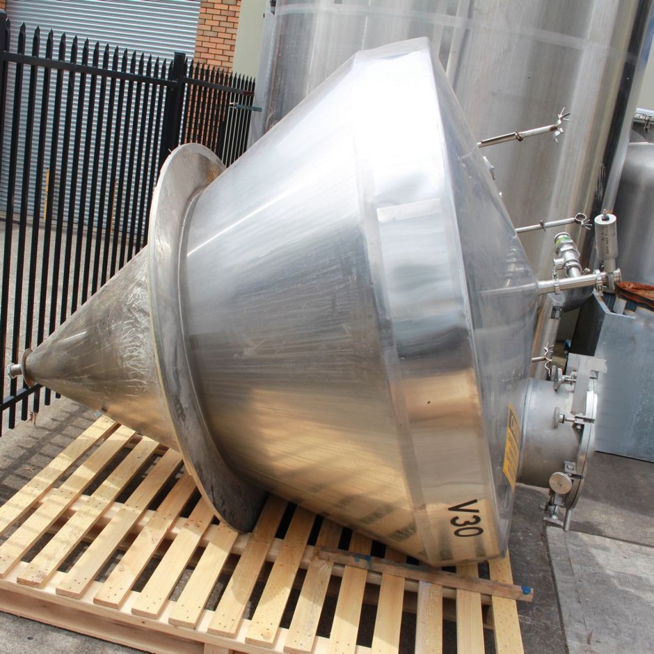<p>2500L Stainless Steel Insulated Pressure Vessel, "Alfa Laval"</p>