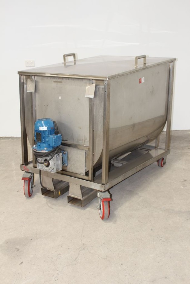 800L S/S Feeding Hopper with Ribbon