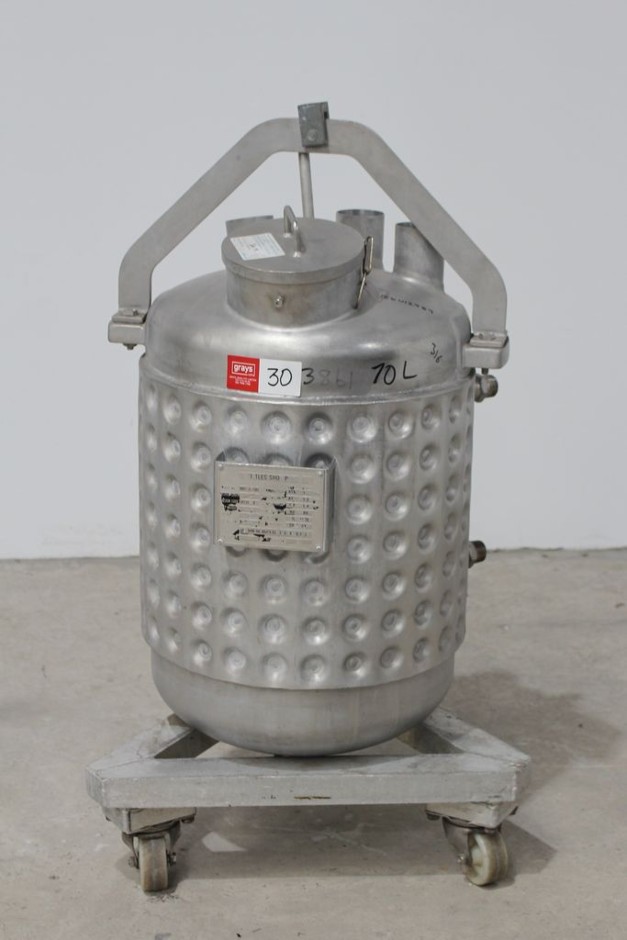 <p>70L Dimple Jacketed Stainless Steel Tank</p>