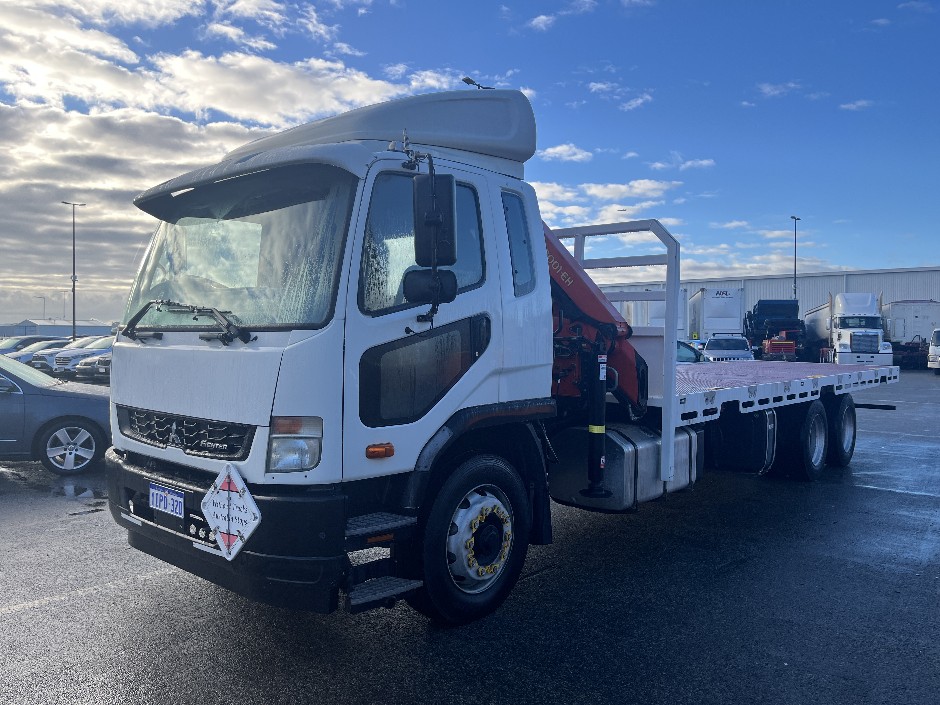 EOI - 2015 MITSUBISHI FUSO FIGHTER FN 600 6x4 Hiab Tray Truck