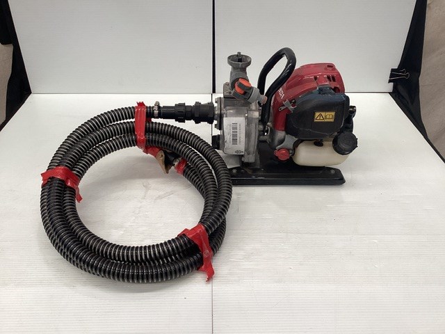 <p>Honda Water Pump With Hose</p>