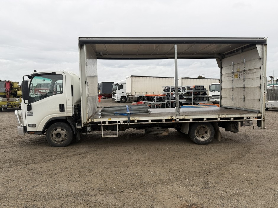 2013 Isuzu NPR 400 Long 4x2 Curtainsider