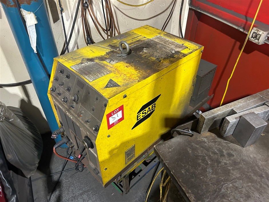 ESAB Heliarc 252 AC/DC Arc Welder