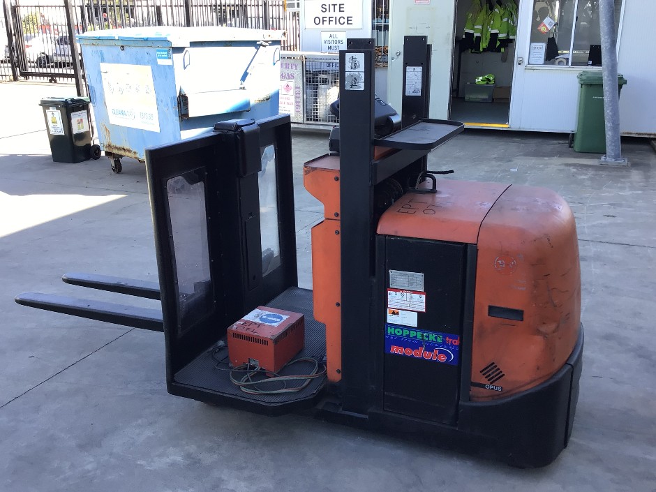 BT OSE100 Electric Pallet Truck