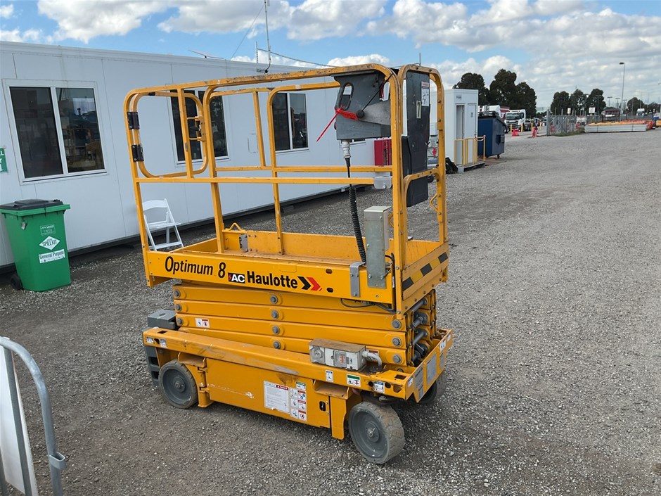 <p>2017 Haulotte Optimum 8 Scissor Lift</p>