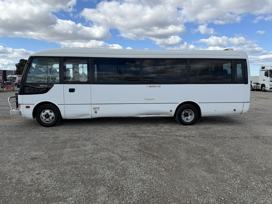 No Reserve 2010 Mitsubishi Rosa Diesel Bus
