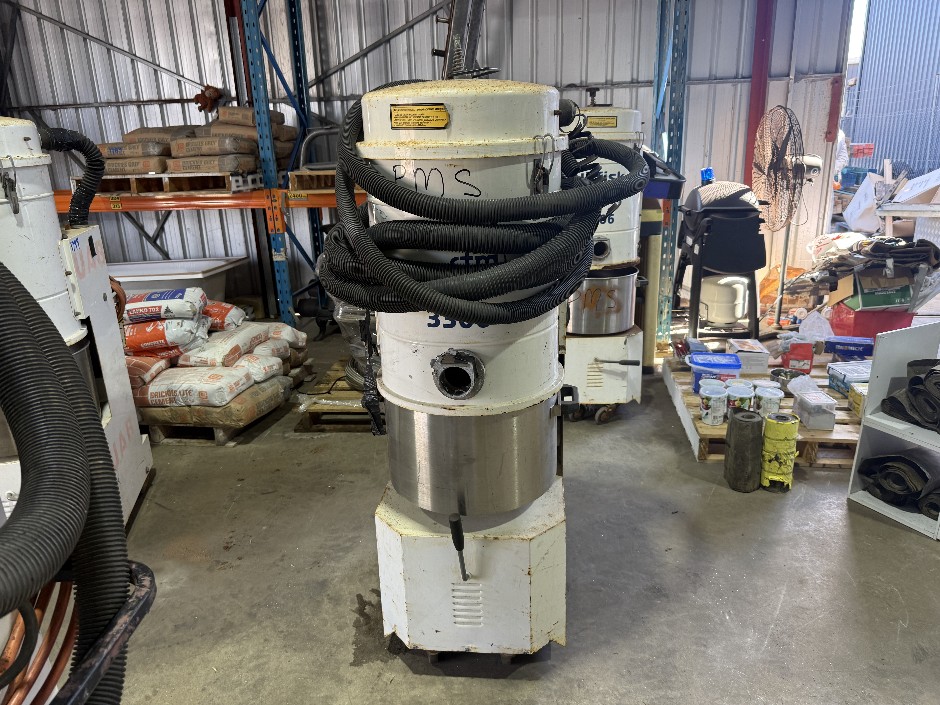 <p>Nilfsk CFM 3306 heavy industrial vacuum</p>