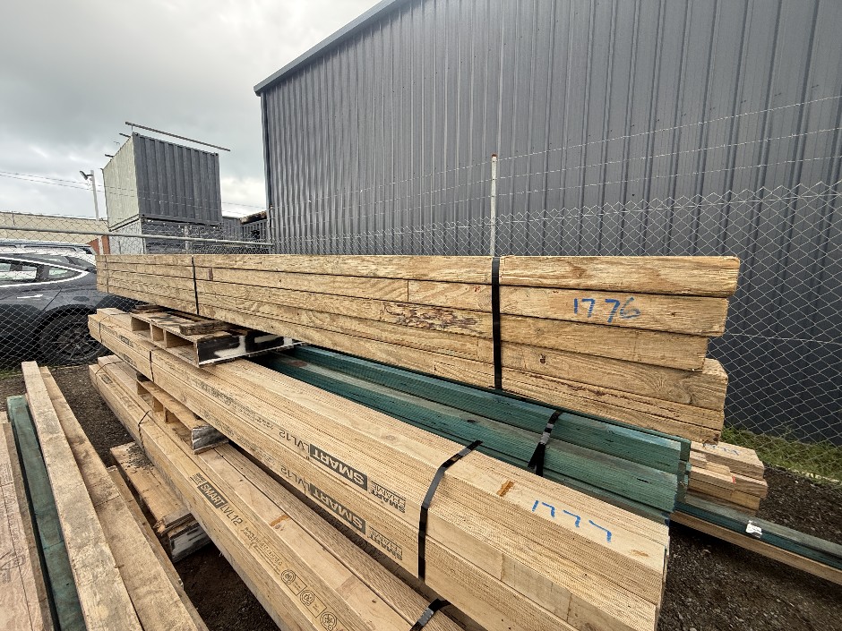 <p>Bundles of structural timber - Unused</p>