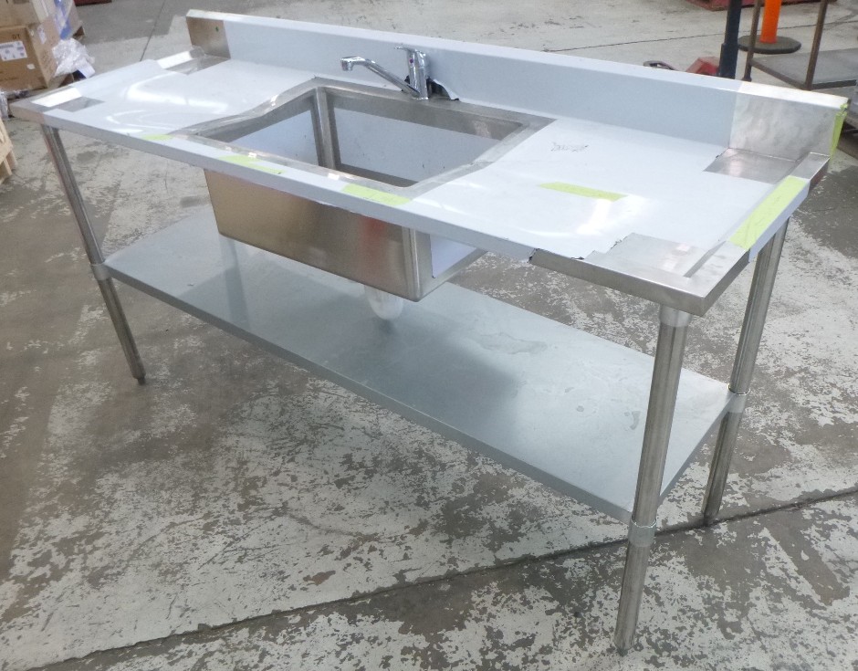 <p>Stainless Steel Bench with Sink & Faucet</p>
