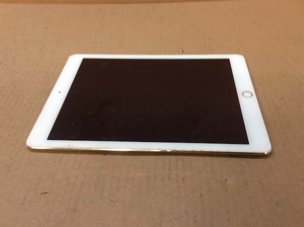 Apple iPad Air 2 (A1566) Tablet 64GB
