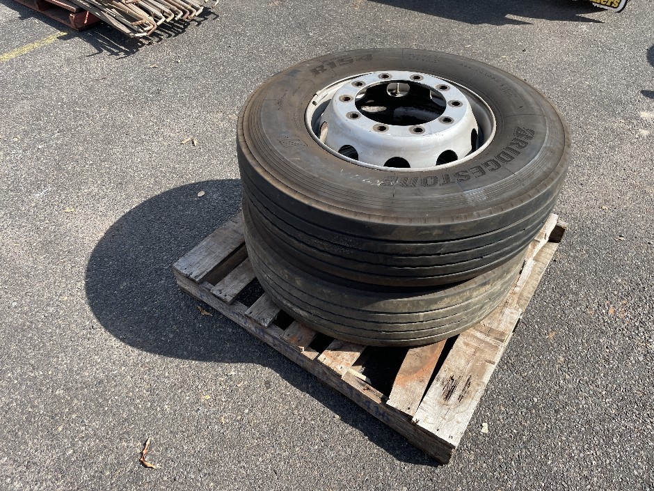 <p>Truck Rims & Tyres</p>