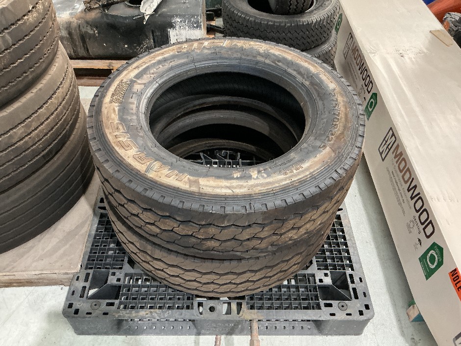 <p>2x Hifly HAR 515 Truck Tyres</p>