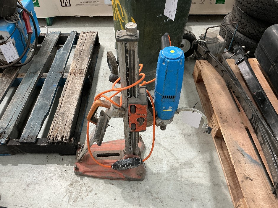 <p>Drill & Husqvarna Stand</p>