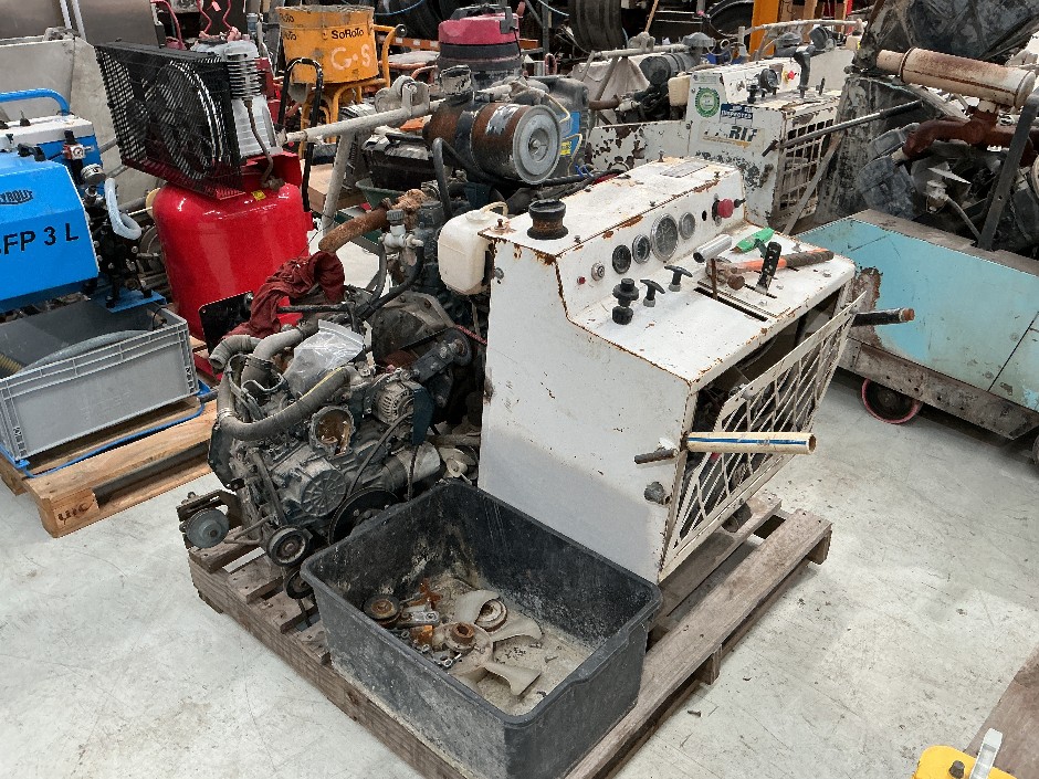 Merit 44 Road Saw