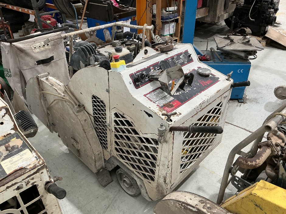 <p>Morley M62 Road Saw</p>