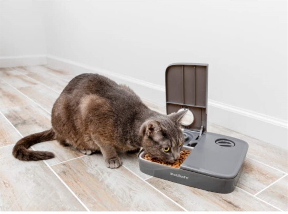 2 x PETSAFE Automatic 2 Meal Pet Feeder. NB: Minor use, untested, damaged p