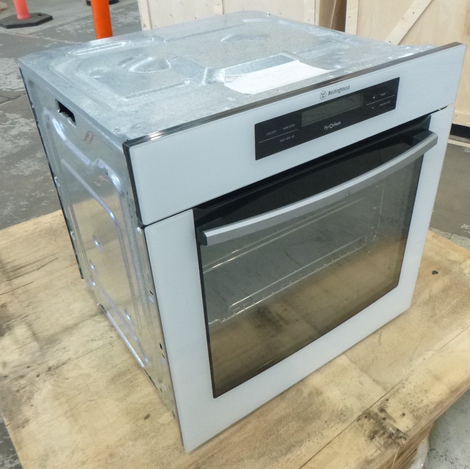 <p>Westinghouse Model- POR883 Electric Single Door Domestic Wall Oven</p>